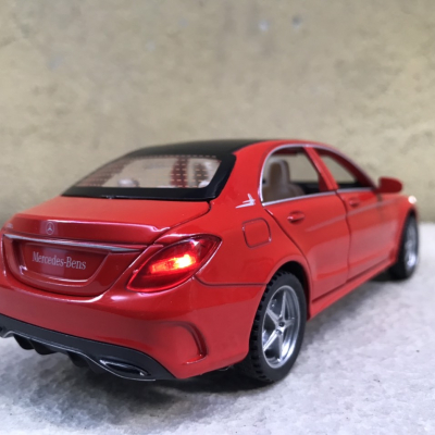 Mô hình xe ô tô Mercedes C260L tỷ lệ 1:32