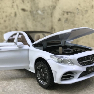 Mô hình xe ô tô Mercedes C260L  tỷ lệ 1:32