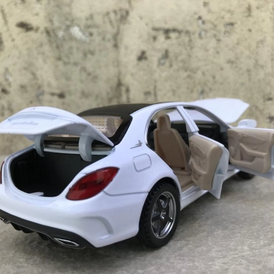 Mô hình xe ô tô Mercedes C260L  tỷ lệ 1:32
