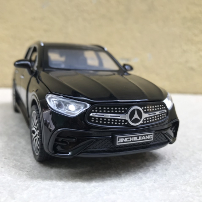 Mô hình xe ô tô Mercedes GLC 400e tỷ lệ 1:32