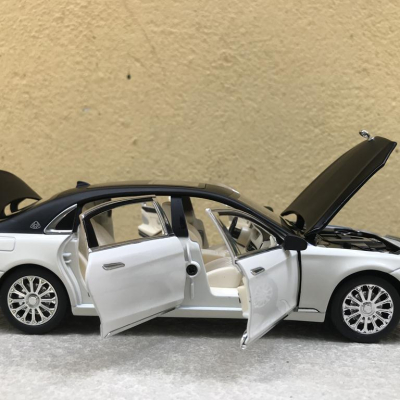 Mô hình xe ô tô Mercedes-Maybach S600 2022 tỷ lệ 1:24
