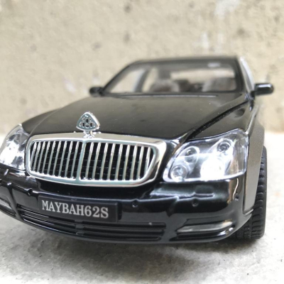 Mô hình xe ô tô MERCEDES Maybach S62 tỷ lệ 1:24