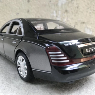 Mô hình xe ô tô MERCEDES Maybach S62 tỷ lệ 1:24