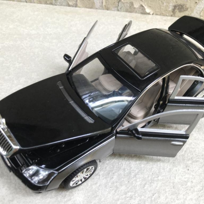 Mô hình xe ô tô MERCEDES Maybach S62 tỷ lệ 1:24