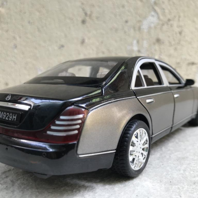 Mô hình xe ô tô MERCEDES Maybach S62 tỷ lệ 1:24