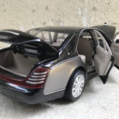 Mô hình xe ô tô MERCEDES Maybach S62 tỷ lệ 1:24