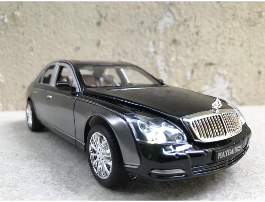 Mô hình xe ô tô MERCEDES Maybach S62 tỷ lệ 1:24 Mô hình xe ô tô MERCEDES Maybach S62 tỷ lệ 1:24