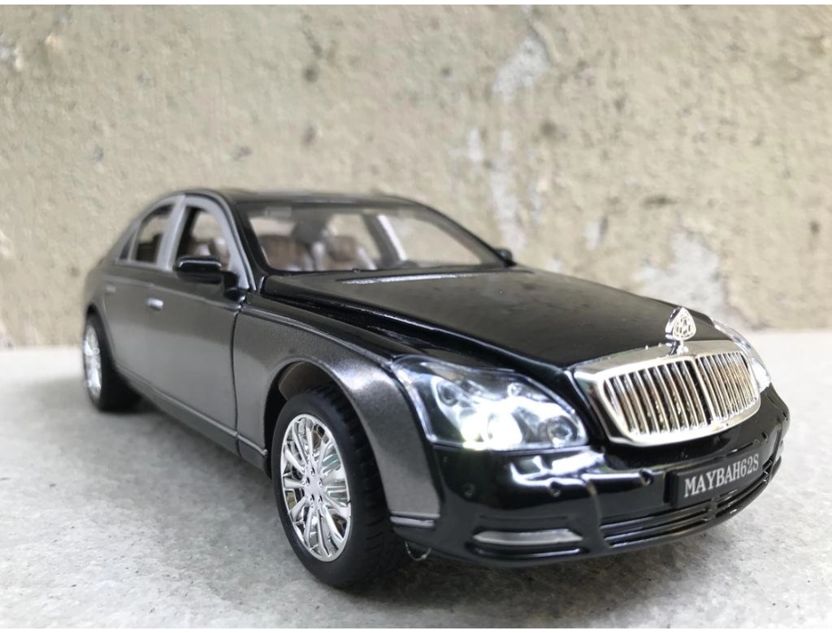 Mô hình xe ô tô MERCEDES Maybach S62 tỷ lệ 1:24