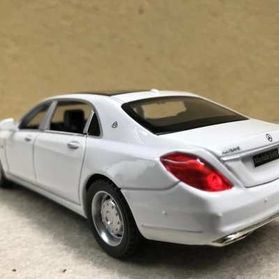 Mô hình xe ô tô Mercedes-MayBach S650 2022 tỷ lệ 1:32