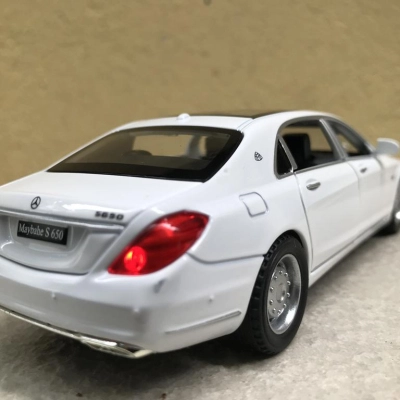 Mô hình xe ô tô Mercedes-MayBach S650 2022 tỷ lệ 1:32