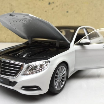 Mô hình xe Ô TÔ Mercedes  S600 tỷ lệ,1:24