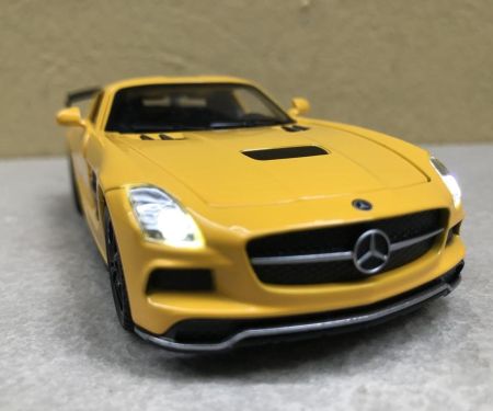 ​Mô hình xe ô tô Mercedes SLS AMG tỷ lệ 1:32