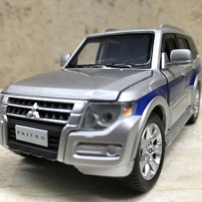 Mô hình xe Ô TÔ MITSUBISHI Pajero tỷ lệ 1:32