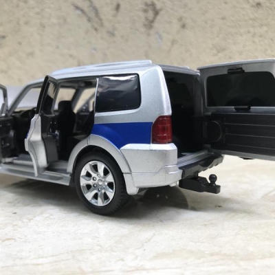 Mô hình xe Ô TÔ MITSUBISHI Pajero tỷ lệ 1:32