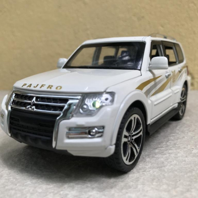 Mô hình xe ô tô MITSUBISHI Pajero V93 tỷ lệ 1:32