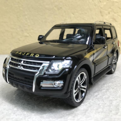 Mô hình xe ô tô MITSUBISHI Pajero V93 tỷ lệ 1:32