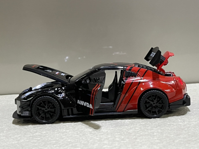​Mô hình xe ô tô NISSAN GT-R  R35 tỷ lệ 1:32
