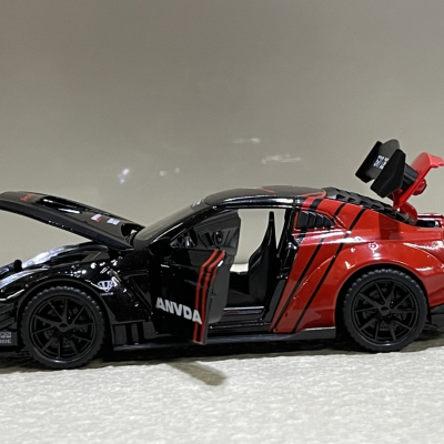 ​Mô hình xe ô tô NISSAN GT-R  R35 tỷ lệ 1:32