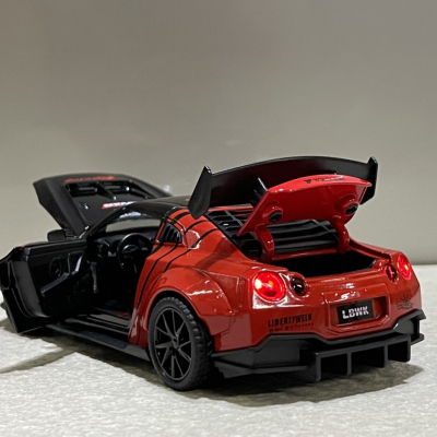 ​Mô hình xe ô tô NISSAN GT-R  R35 tỷ lệ 1:32
