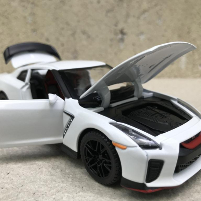 Mô hình xe ô tô NISSAN GT-R tỷ lệ 1:32