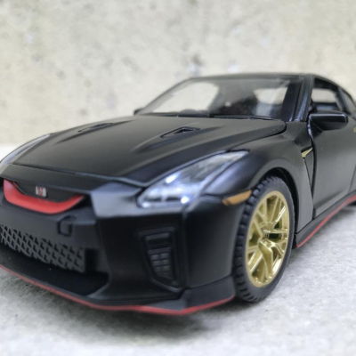 Mô hình xe ô tô NISSAN GT-R tỷ lệ 1:32