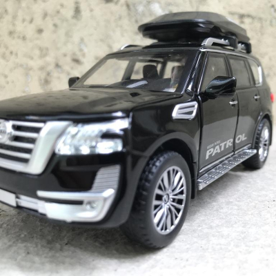 Mô hình xe ô tô NISSAN Patrol 2020 tỷ lệ 1:32