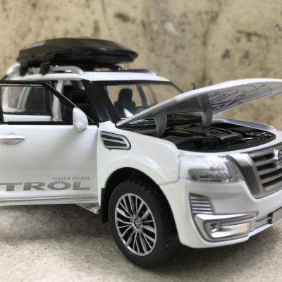 Mô hình xe ô tô NISSAN Patrol 2020 tỷ lệ 1:32