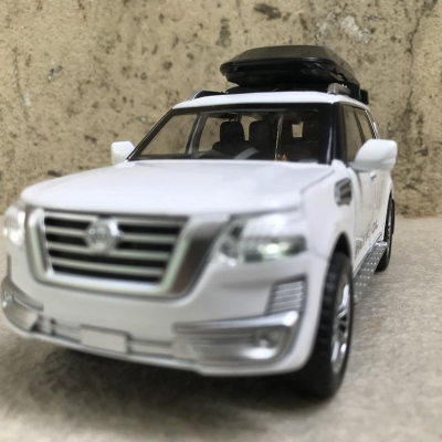 Mô hình xe ô tô NISSAN Patrol 2020 tỷ lệ 1:32