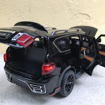 Mô hình xe Ô tô NISSAN PATROL tỷ lệ 1:24