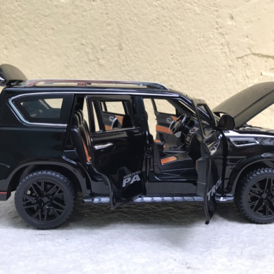 Mô hình xe Ô tô NISSAN PATROL tỷ lệ 1:24