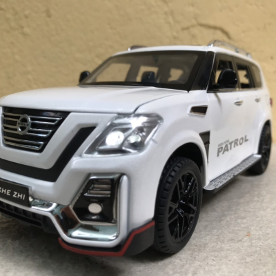 Mô hình xe Ô tô NISSAN PATROL tỷ lệ 1:24