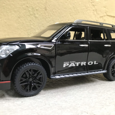 Mô hình xe Ô tô NISSAN PATROL tỷ lệ 1:24