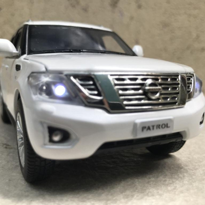 Mô hình xe ô tô NISSAN Patrol tỷ lệ 1:32