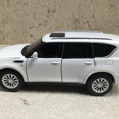 Mô hình xe ô tô NISSAN Patrol tỷ lệ 1:32