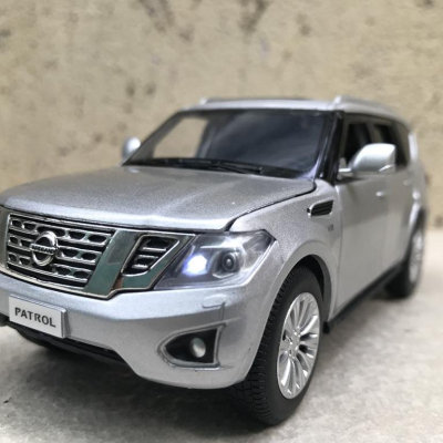Mô hình xe ô tô NISSAN Patrol tỷ lệ 1:32