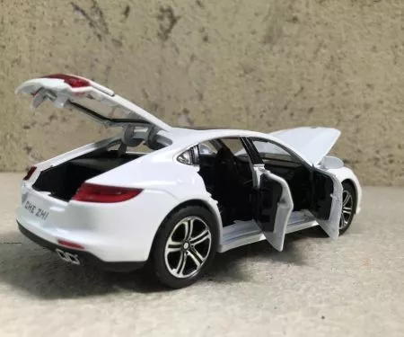 ​Mô hình xe ô tô Porsche Panamera tỷ lệ 1:32