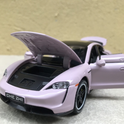 Mô hình xe ô tô Porsche Taycan tỷ lệ 1:32