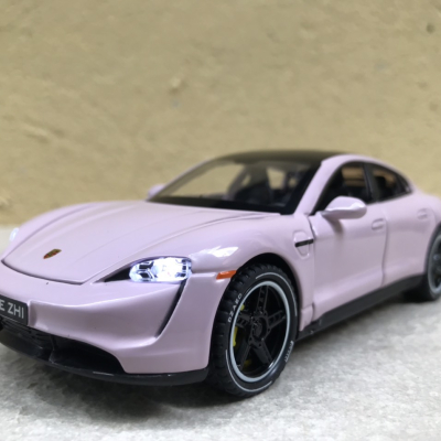 Mô hình xe ô tô Porsche Taycan tỷ lệ 1:32