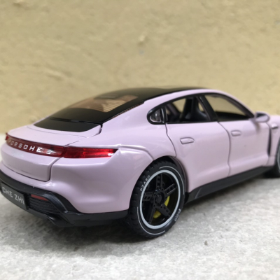 Mô hình xe ô tô Porsche Taycan tỷ lệ 1:32