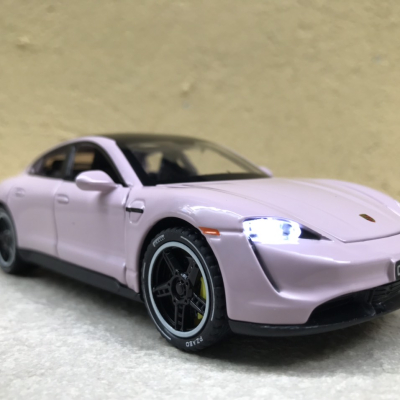 Mô hình xe ô tô Porsche Taycan tỷ lệ 1:32