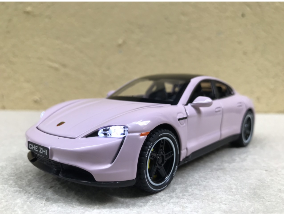 Mô hình xe ô tô Porsche Taycan tỷ lệ 1:32 Mô hình xe ô tô Porsche Taycan tỷ lệ 1:32