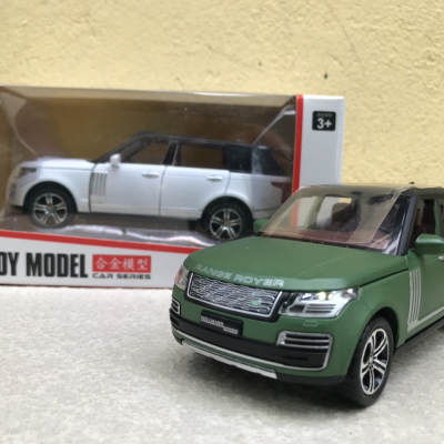 Mô hình xe ô tô Range Rover Vogue Hollmann tỷ lệ 1:32
