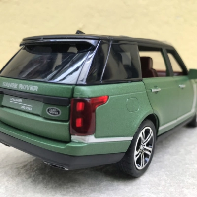 Mô hình xe ô tô Range Rover Vogue Hollmann tỷ lệ 1:32