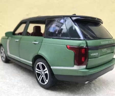 ​Mô hình xe ô tô Range Rover Vogue Hollmann tỷ lệ 1:32
