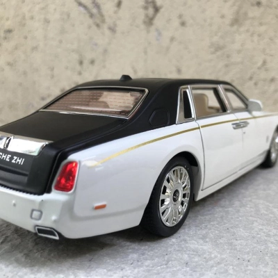 Mô hình xe Ô TÔ Rolls-Royce Phantom 2020 tỷ lệ 1:24