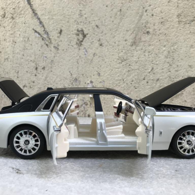 Mô hình xe Ô TÔ Rolls-Royce Phantom 2020 tỷ lệ 1:24
