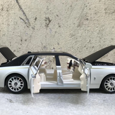 Mô hình xe Ô TÔ Rolls-Royce Phantom 2020 tỷ lệ 1:24
