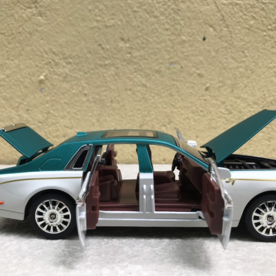Mô hình xe Ô tô Rolls-Royce Phantom 2020 tỷ lệ 1:32