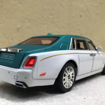 Mô hình xe Ô tô Rolls-Royce Phantom 2020 tỷ lệ 1:32
