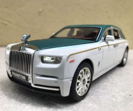 ​Mô hình xe Ô tô Rolls-Royce Phantom 2020 tỷ lệ 1:32